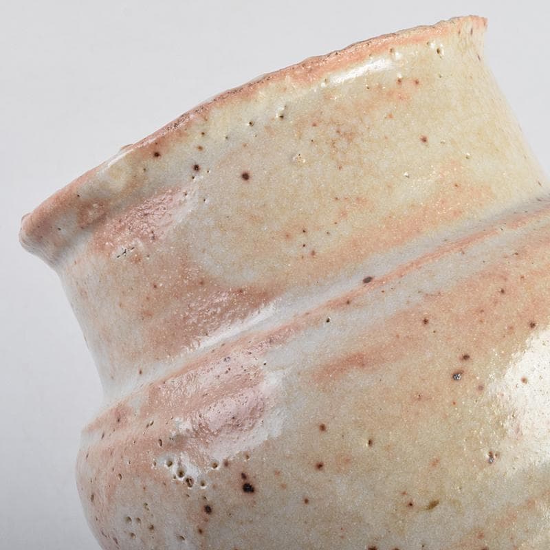 瀬戸焼　加藤重高作　志野花生　共箱　C　R9115