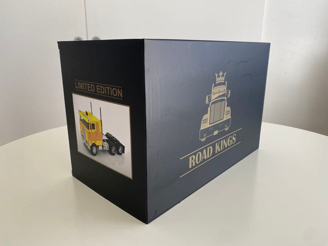 ミニカー 1/18 Peterbilt 352 Pacemaker 1977-1979