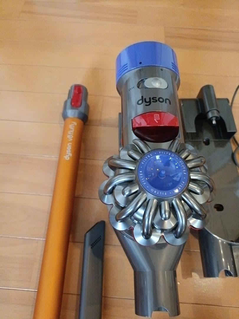 中古　dyson ダイソン V8 sv10 Fluffy
