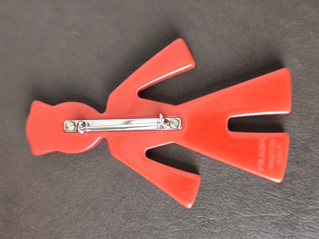 PRADA プラダ セーラー ブローチ レッド ベークライト SP 2005