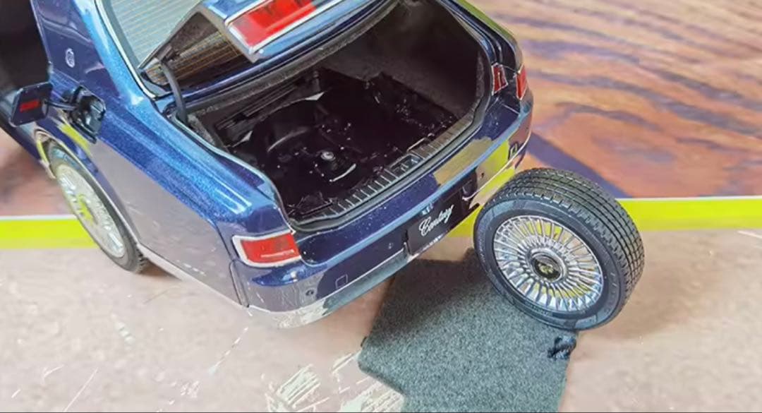 LCD 1:18 TOYOTA センチュリー 合金製 フルオープンカーモデルカー