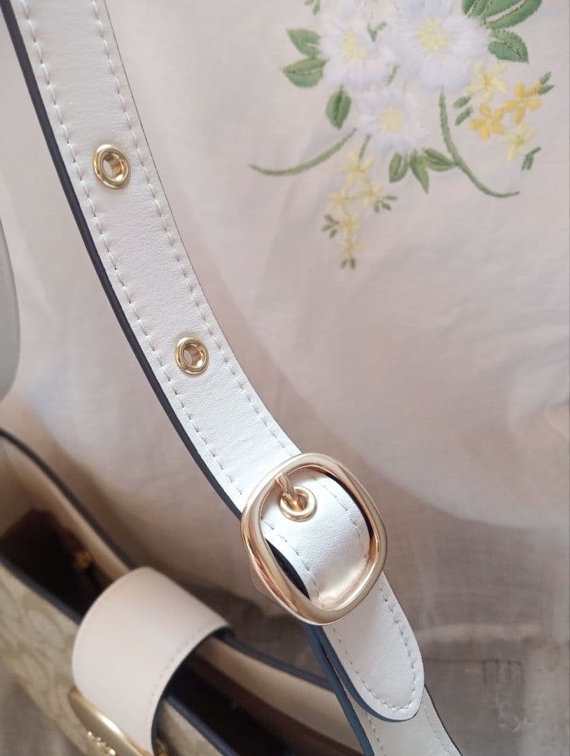 COACH　極美品　ワンショルダー　シグネチャー　CP005