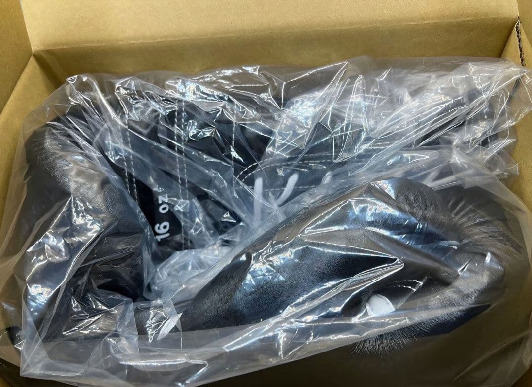 Winning グローブ 16オンス ブラック ひも式