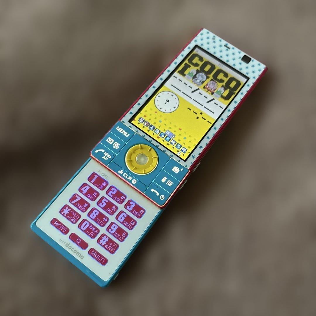 携帯電話本体 docomo STYLE series F-04C STAR SPLASH