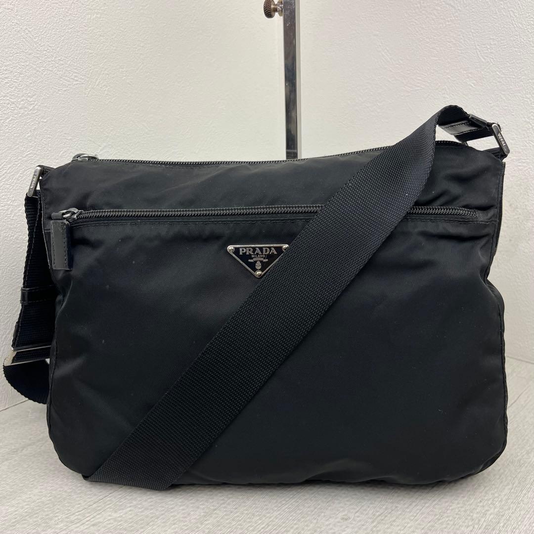 PRADA プラダ ショルダーバッグ カメラバッグ ブラック ナイロン 三角ロゴ