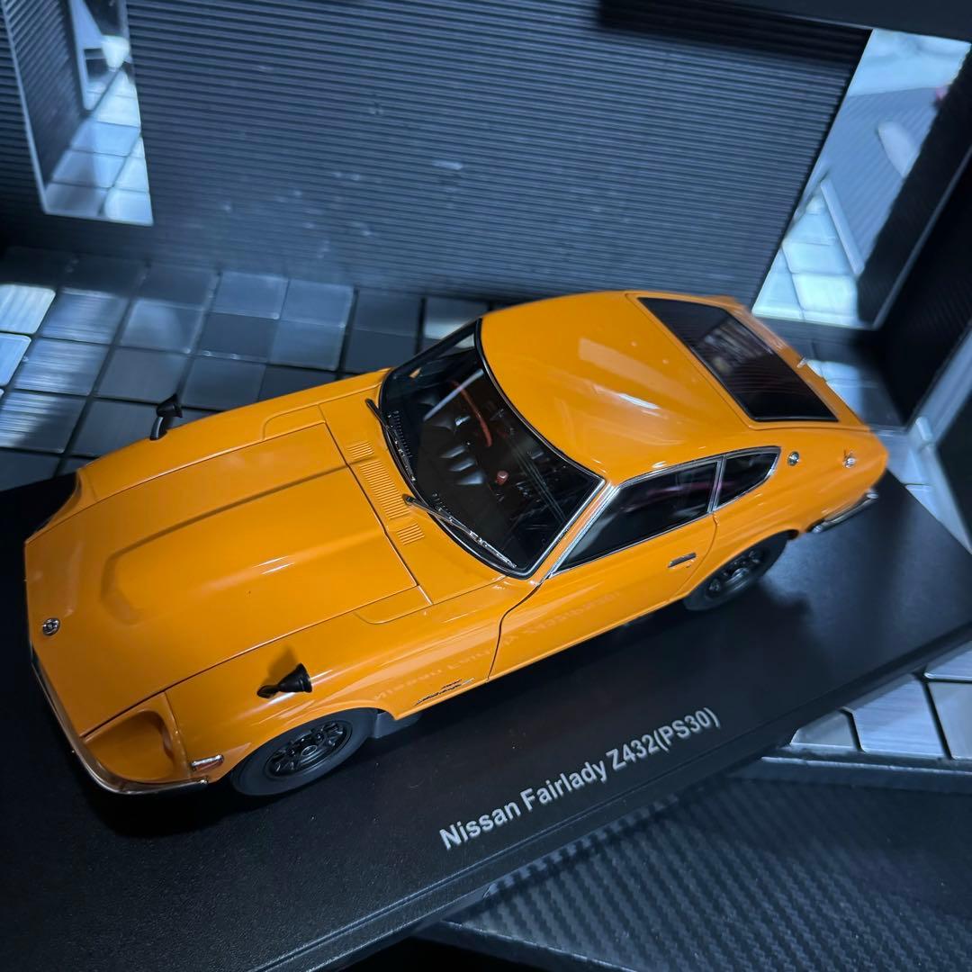 未展示品　オートアート1/18 日産フェアレディZ423 (PS30) オレンジ