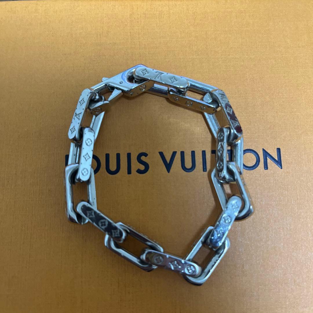 LOUIS VUITTON チェーンブレスレット