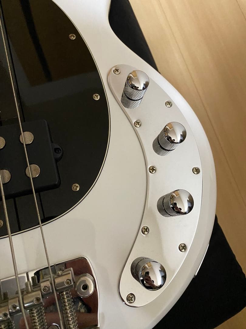 a*読様 スターリン・バイ・ミュージックマンRay34