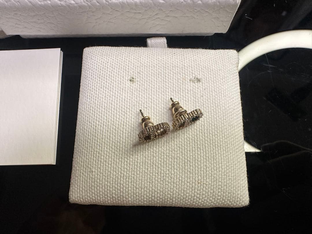 Dior Clair D Lune ピアス