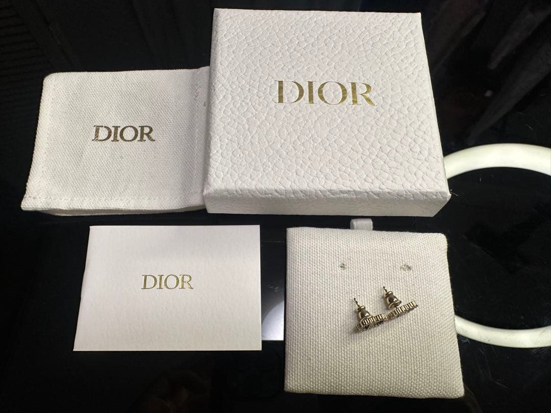 Dior Clair D Lune ピアス