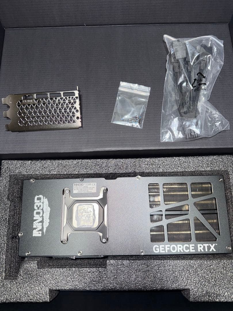 【ジャンク】INNO3D GeForce RTX 5090 グラフィックボード