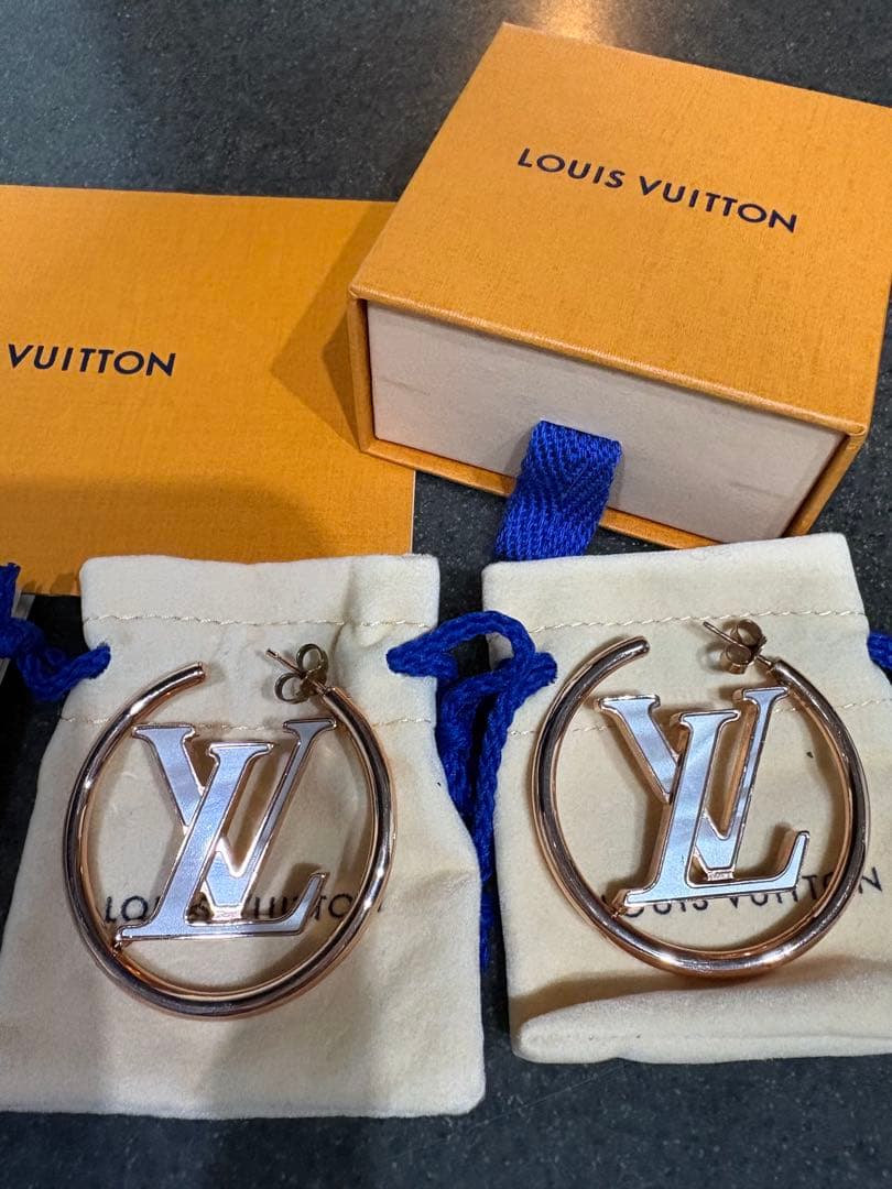 LOUIS VUITTONピアス.ルイヴィトンピアス.フープ●お値下げ中