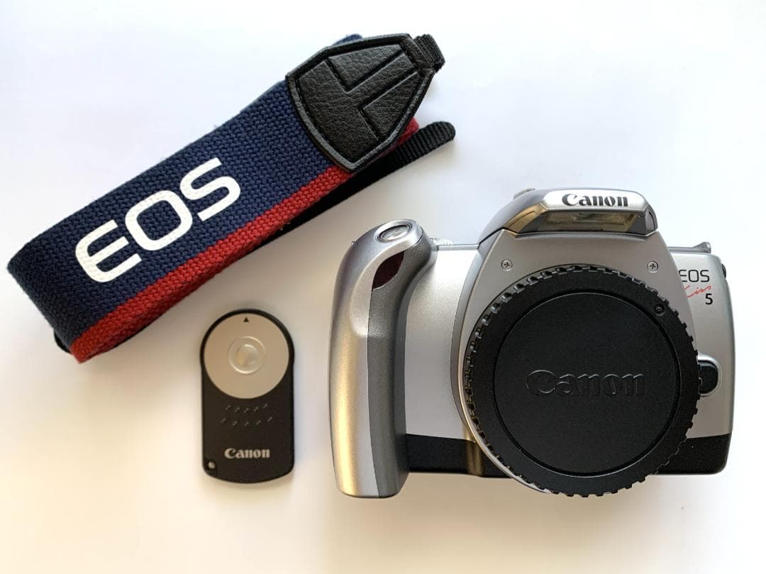 Canon EOS Kiss 5 一眼レフ カメラ ボデイ(シルバー)