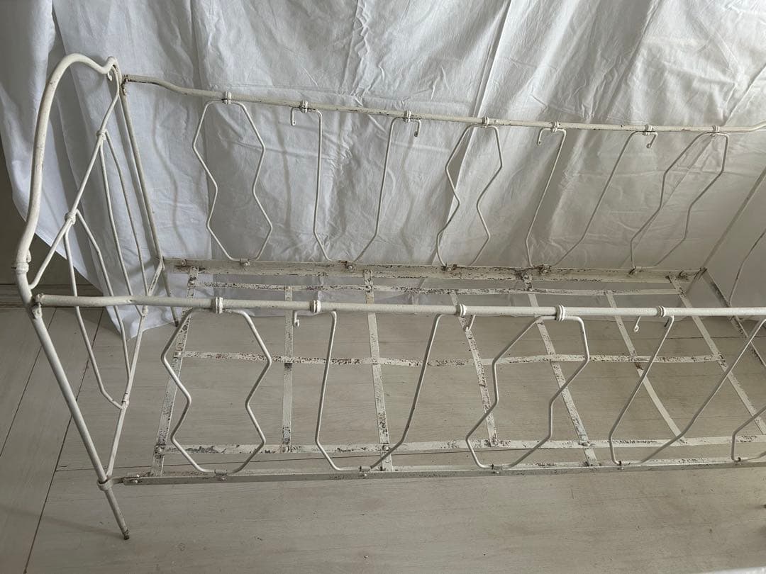 【アンティーク】ホワイトアイアン　ベビーベッド