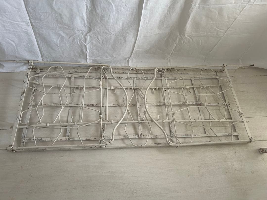 【アンティーク】ホワイトアイアン　ベビーベッド