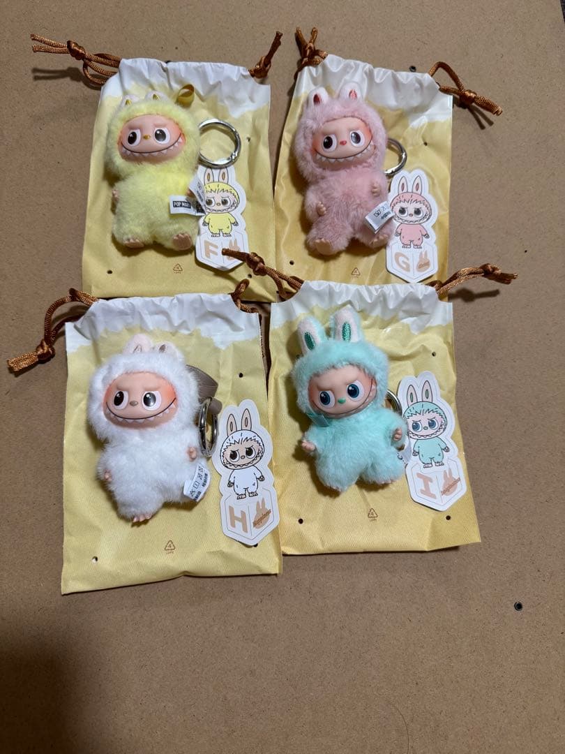 ラブブ　アルファベット　LABUBU BCDEFGHIJL?