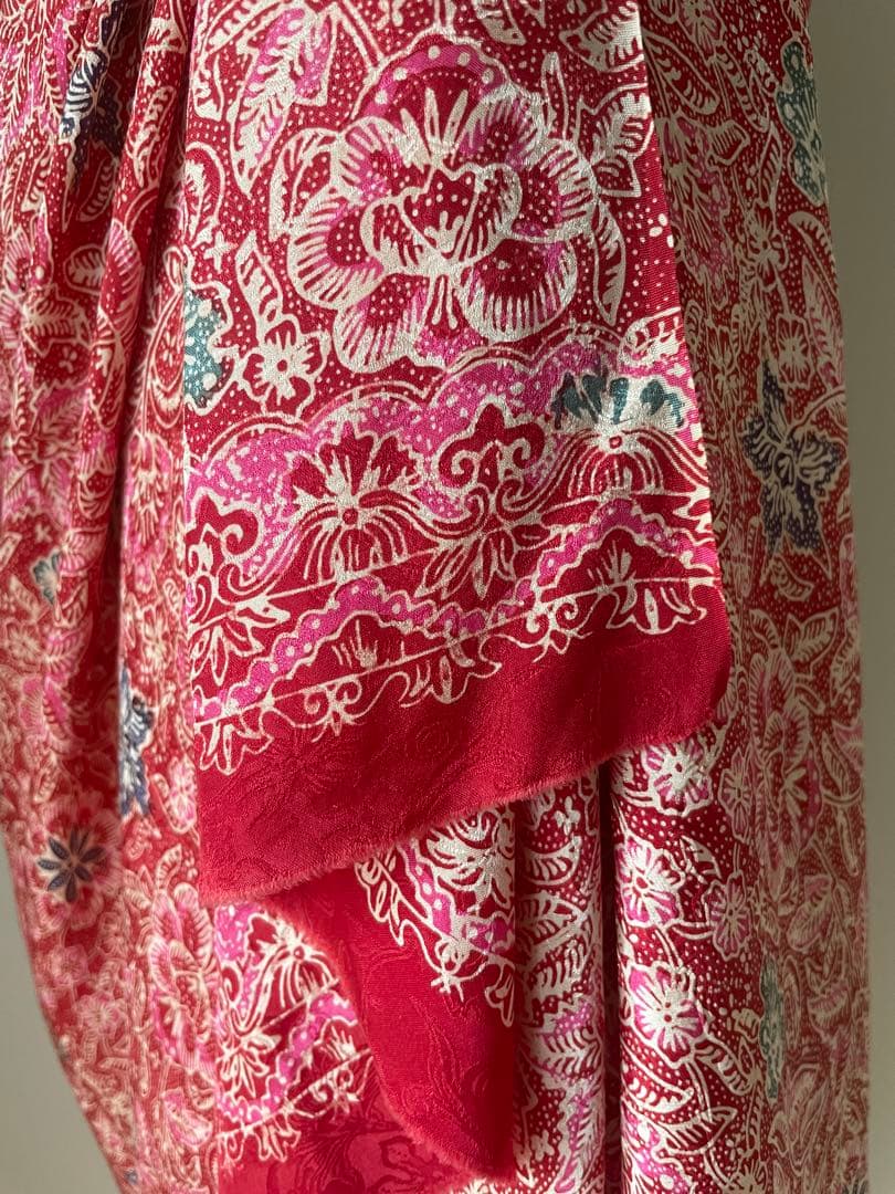 手描きシルクバティック　フラワー　赤