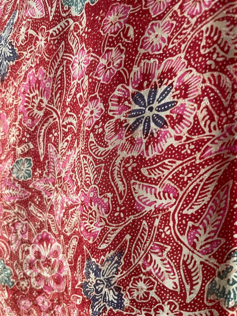 手描きシルクバティック　フラワー　赤