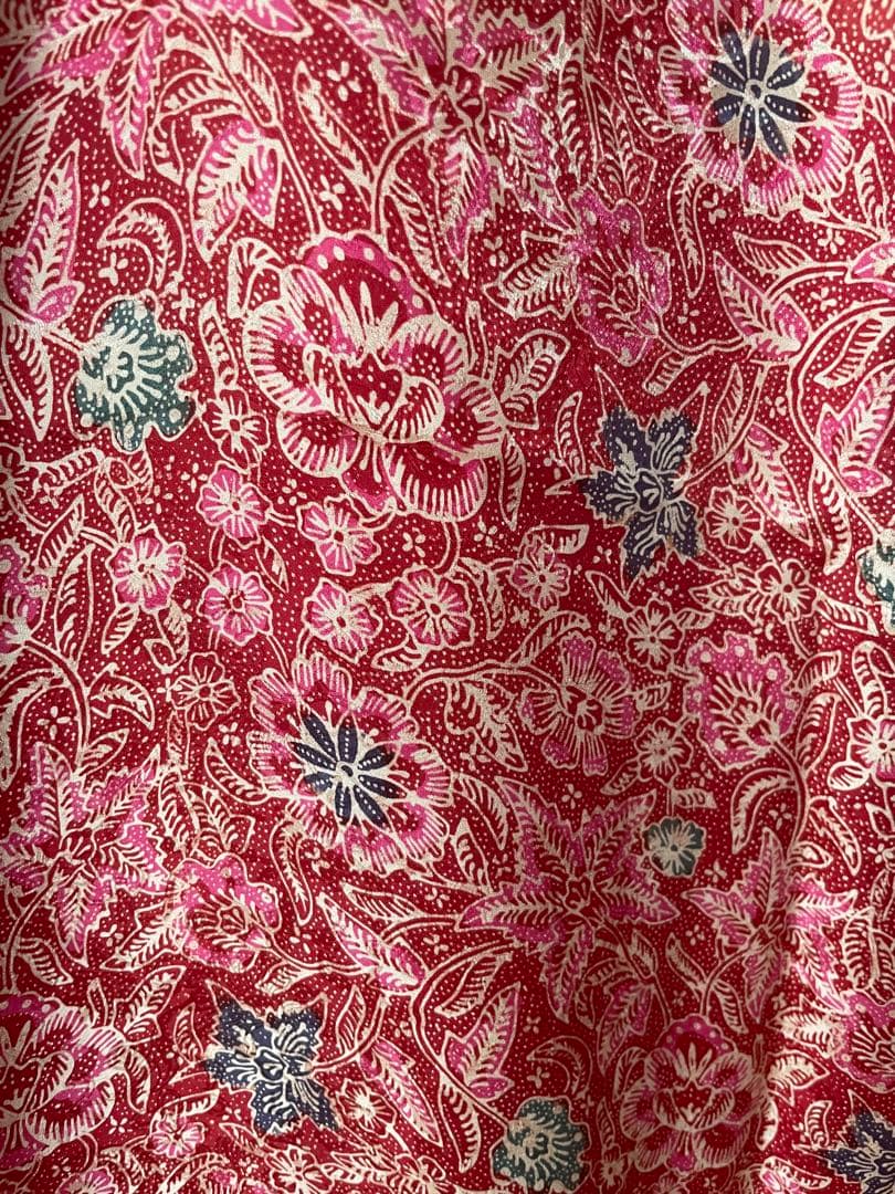 手描きシルクバティック　フラワー　赤