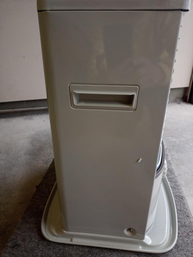 【新品・未使用】トヨトミ 石油ストーブ RS-S23B ホワイト