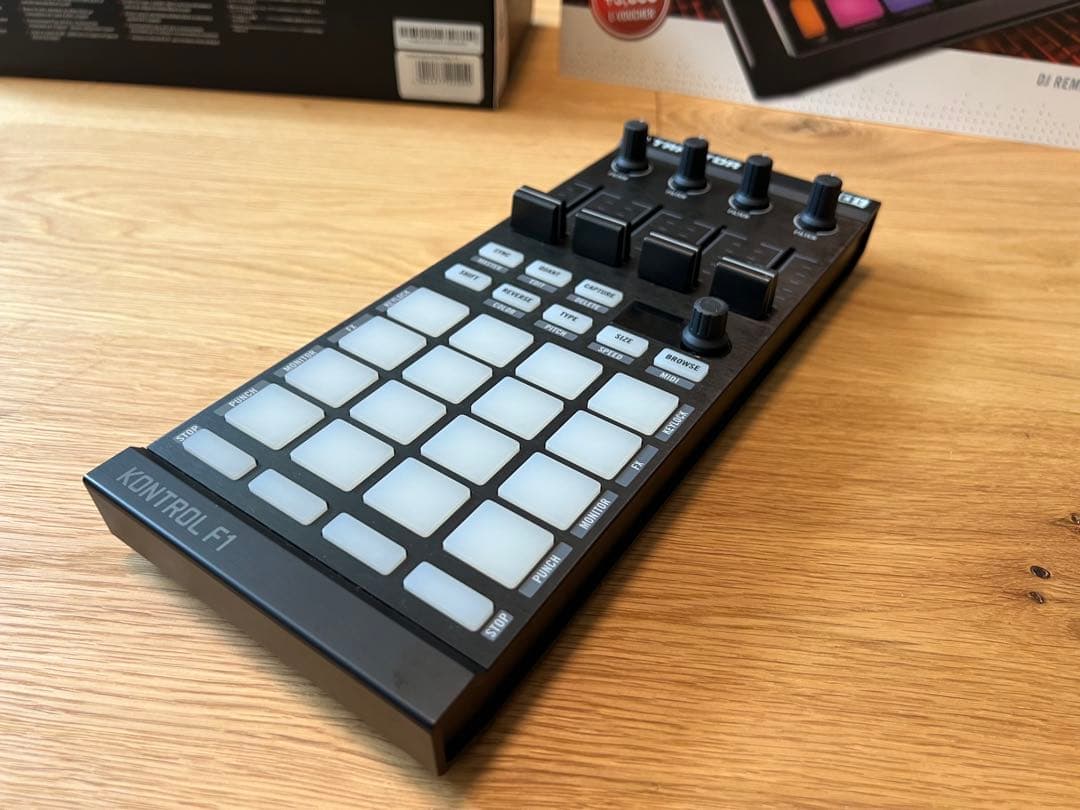 DTM・DAW TRAKTOR KONTROL F1 NATIVE INSTRUMENTS