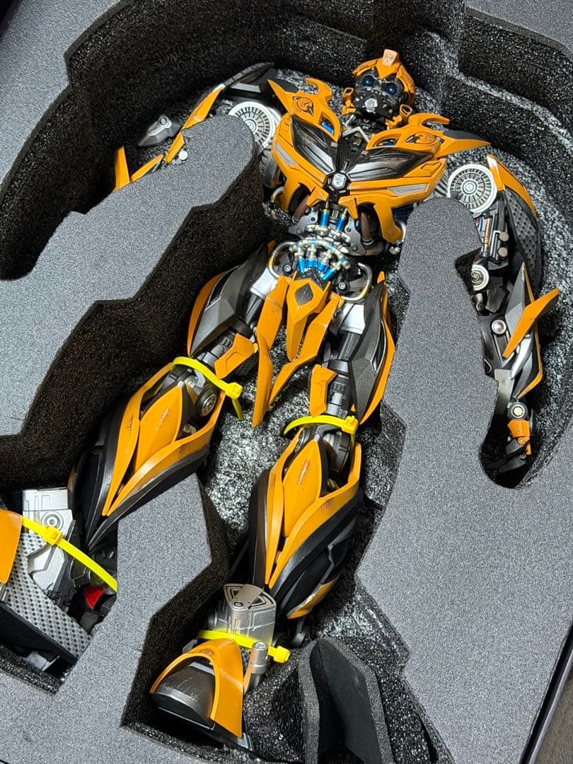 Comicave 75%合金 トランスフォーマー バンブルビー 1/18