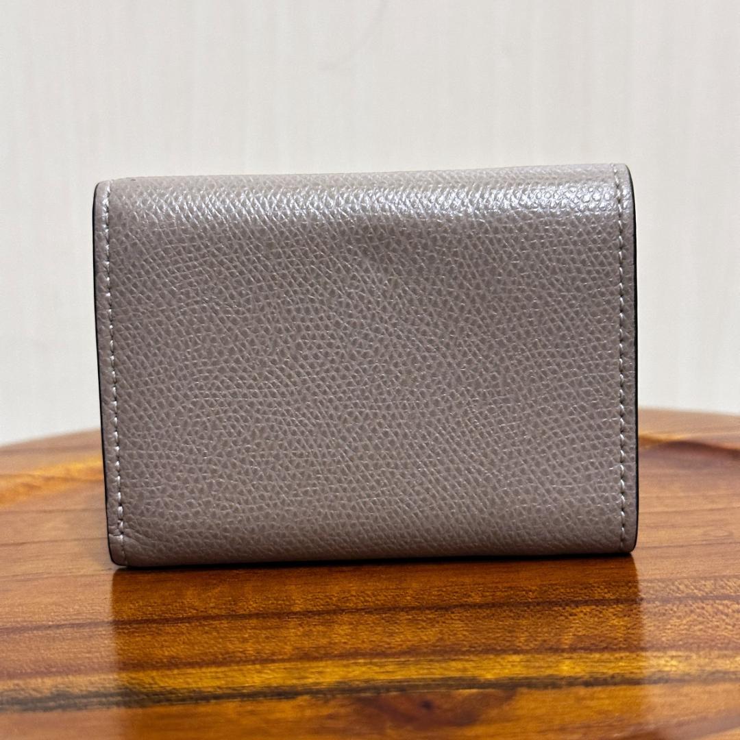 FENDY　F IS FENDI 三つ折り財布　ベージュ　HR0351