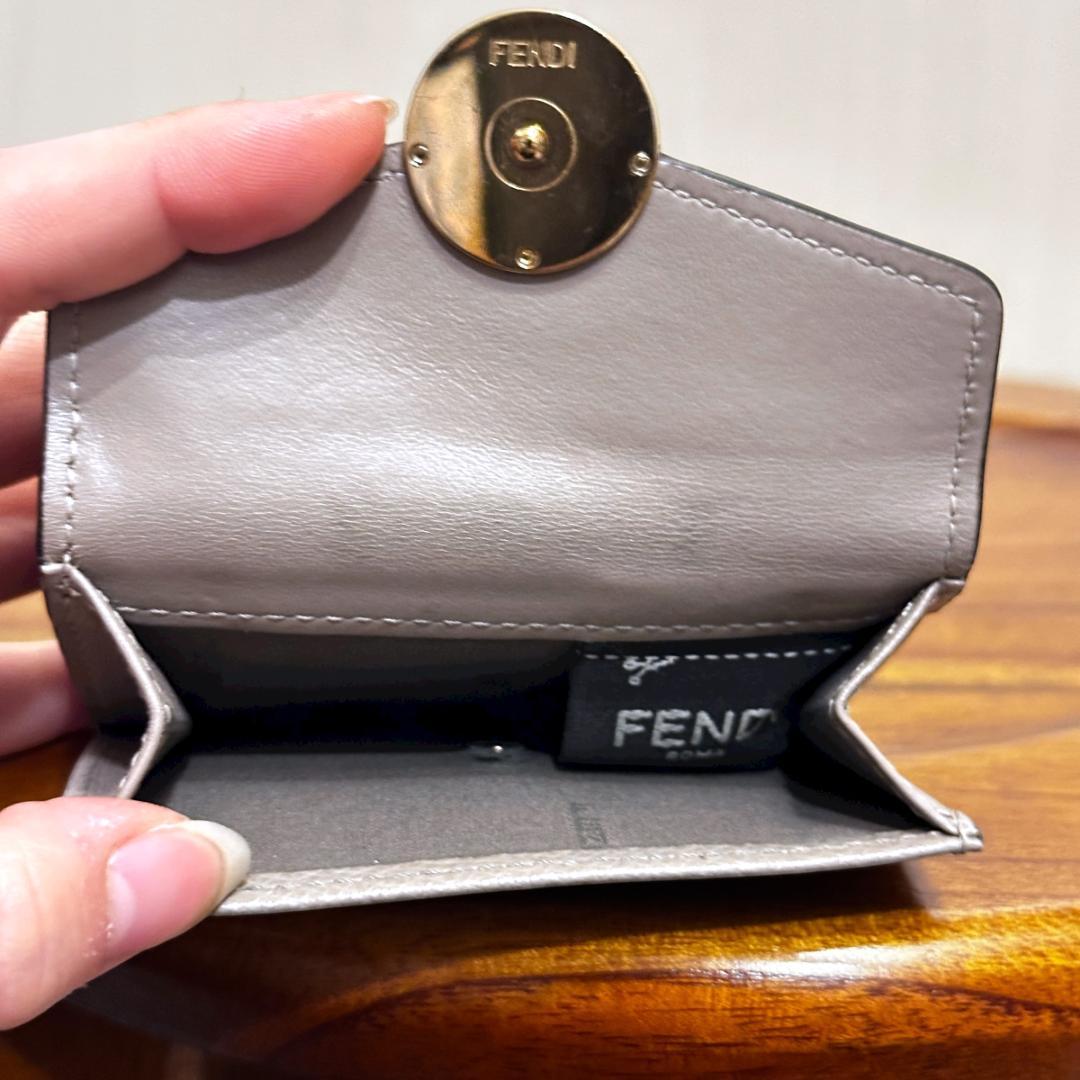 FENDY　F IS FENDI 三つ折り財布　ベージュ　HR0351