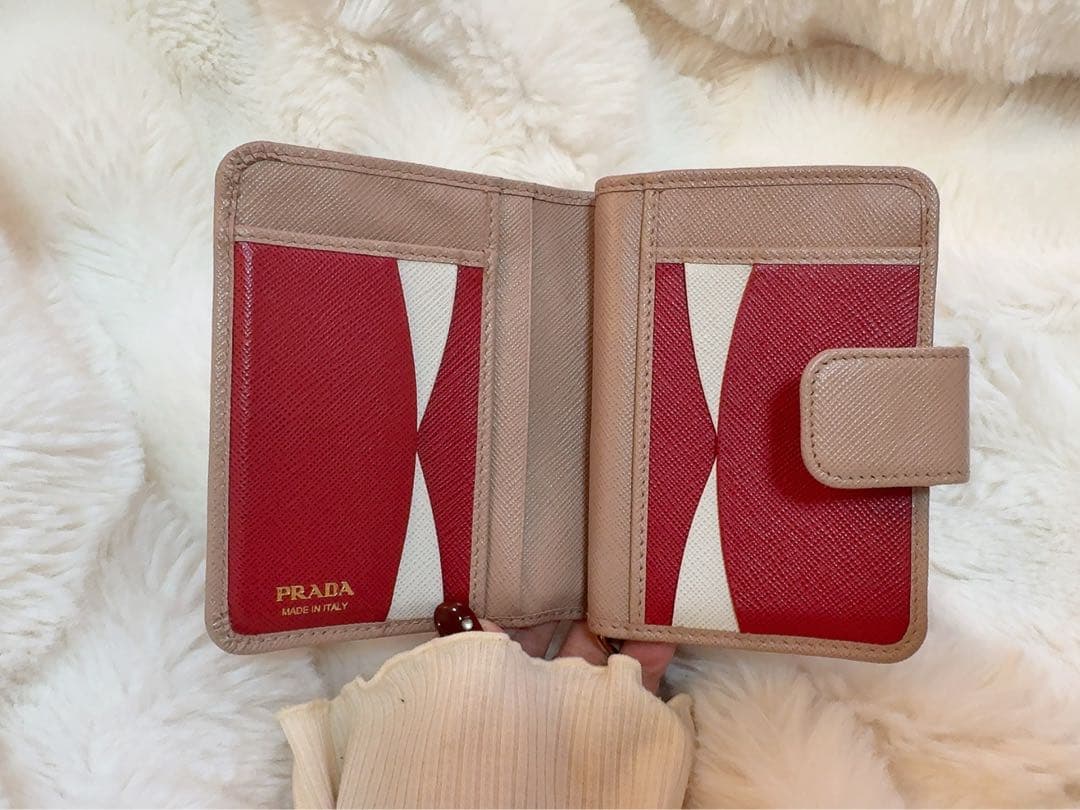 PRADA サフィアーノレザー 二つ折り財布 ベージュ