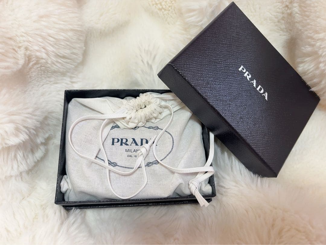 PRADA サフィアーノレザー 二つ折り財布 ベージュ