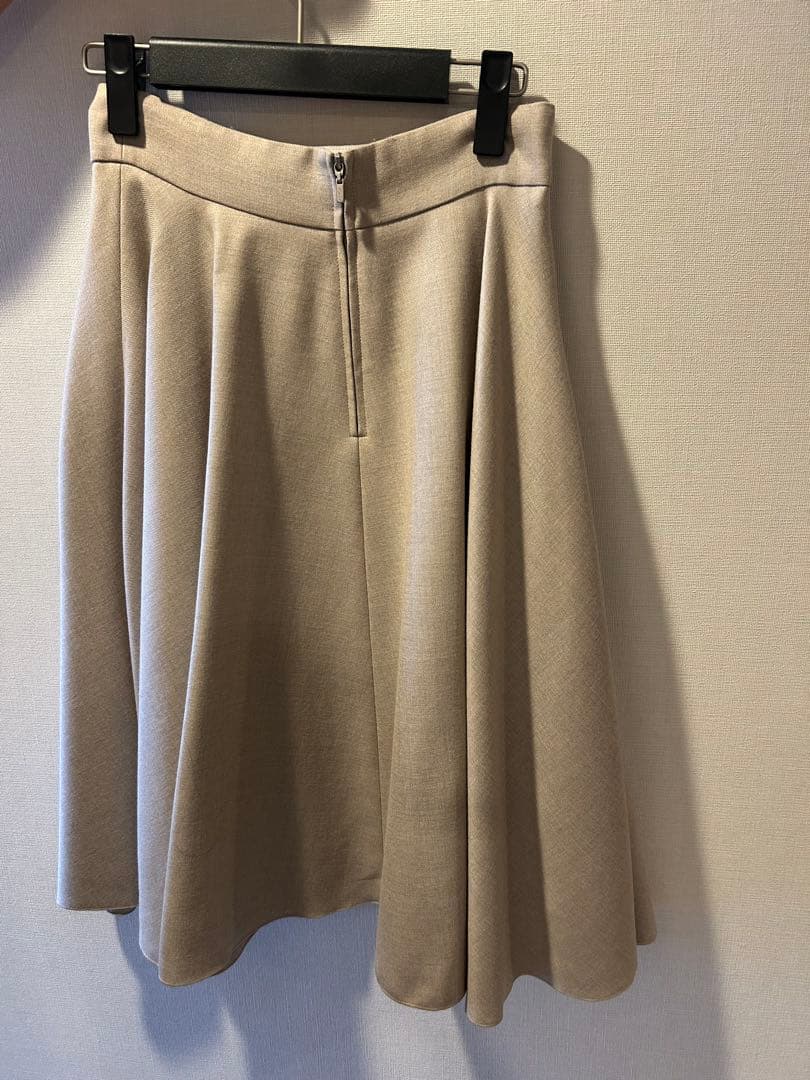 FOXEY ベージュフレアスカート38サイズ　ほぼ新品未使用！毛100%