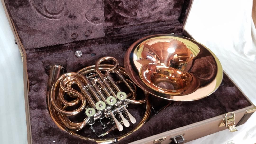 JuntaホルンYHR567GDBF/B♭フルダブル　ベルはゴールドブラス