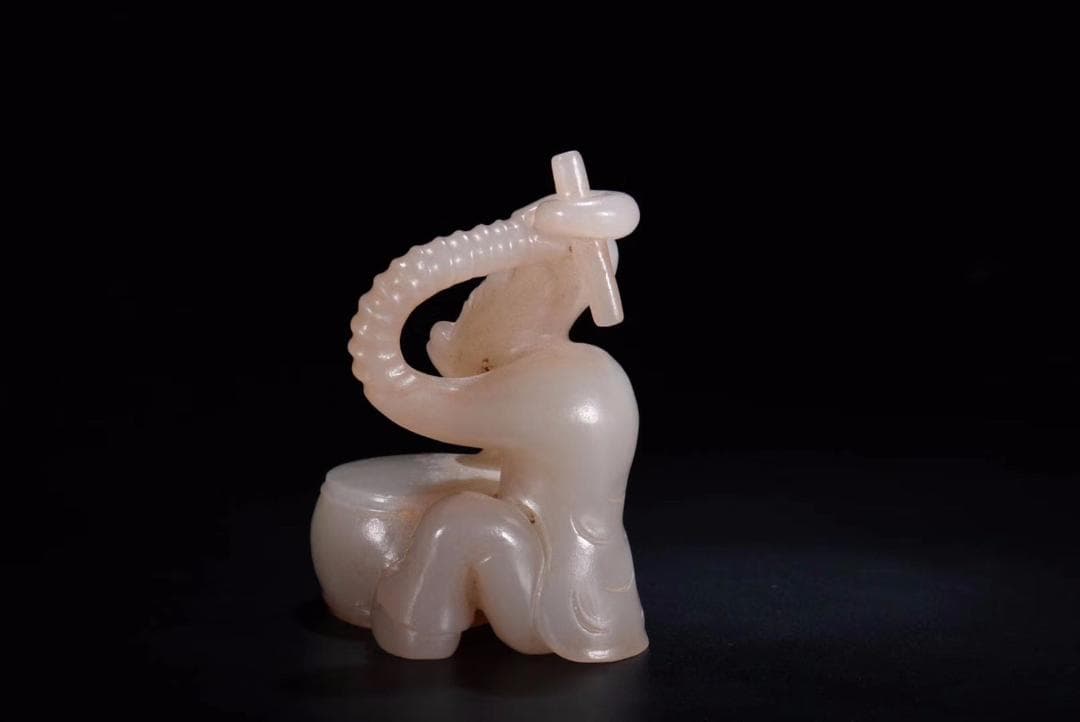 和田玉 胡人擊鼓