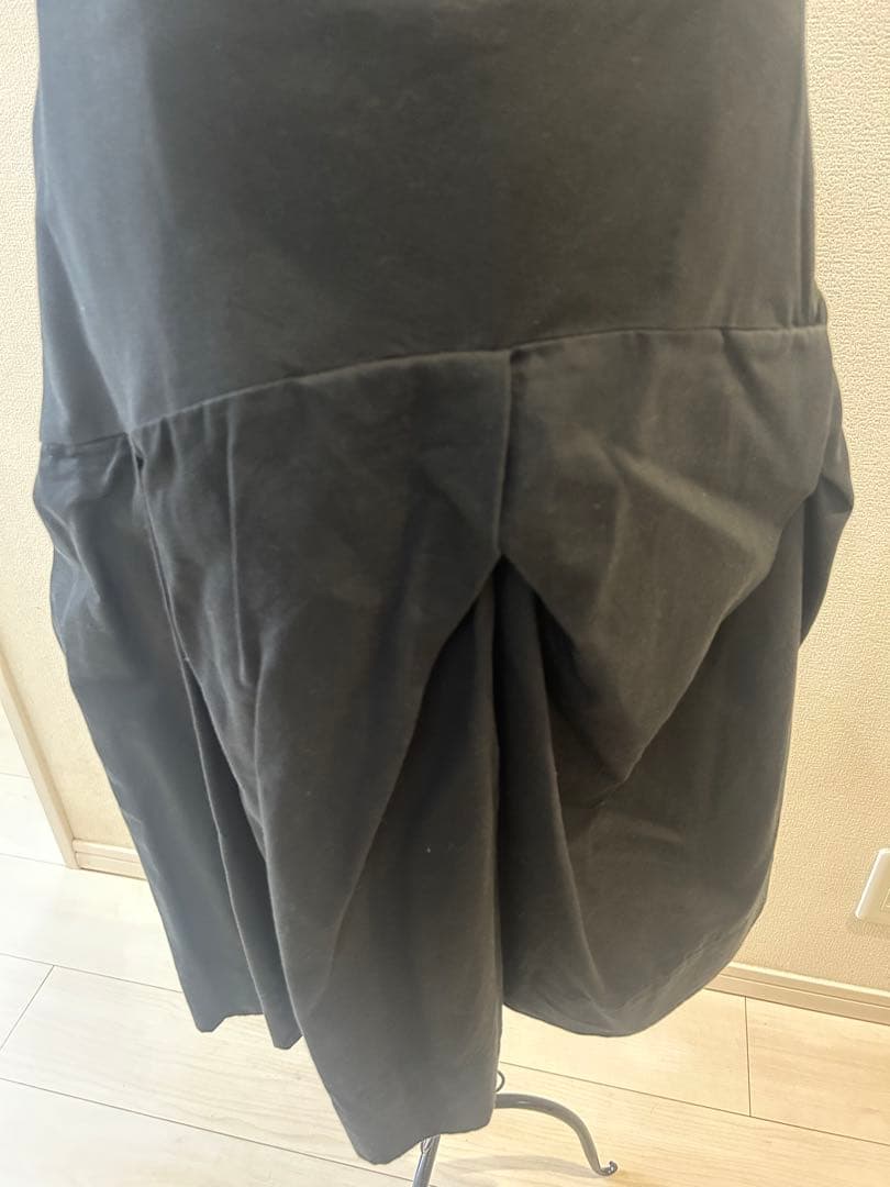 ⭐︎美品⭐︎ヴィヴィアンウエストウッド　タック入り黒フレアスカート　かわいい　個性的