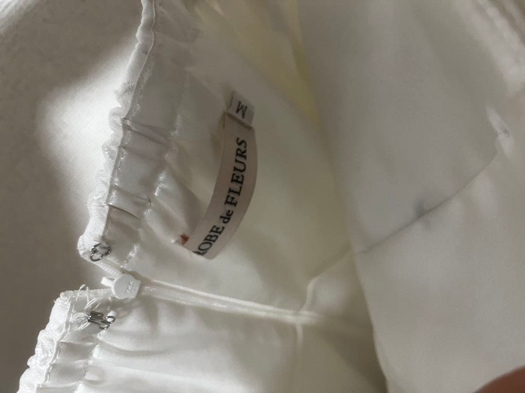 ROBE de FLEURS ホワイトタイトドレス