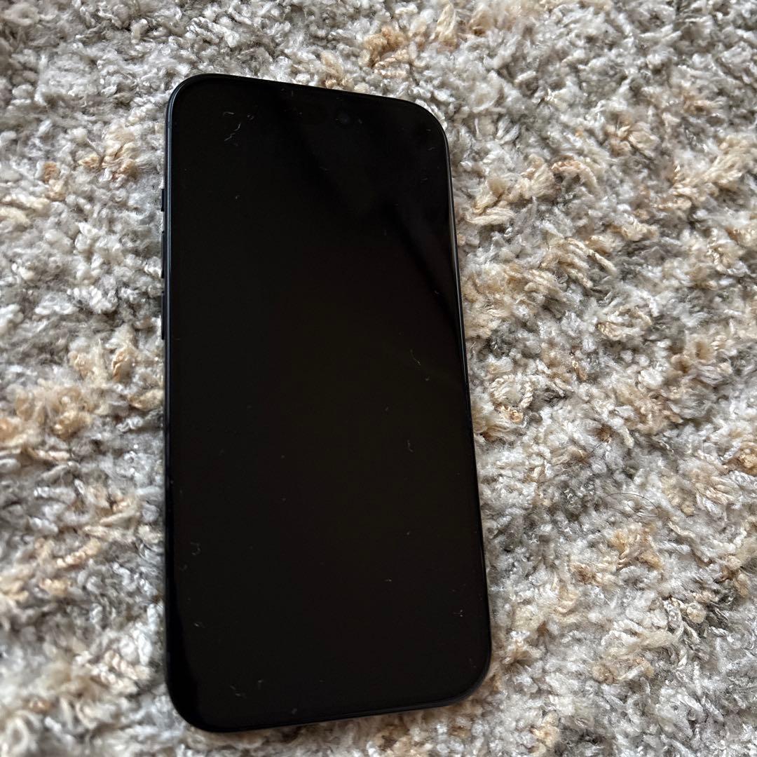 iPhone 15 128GB ブラック 本体　バッテリー88%