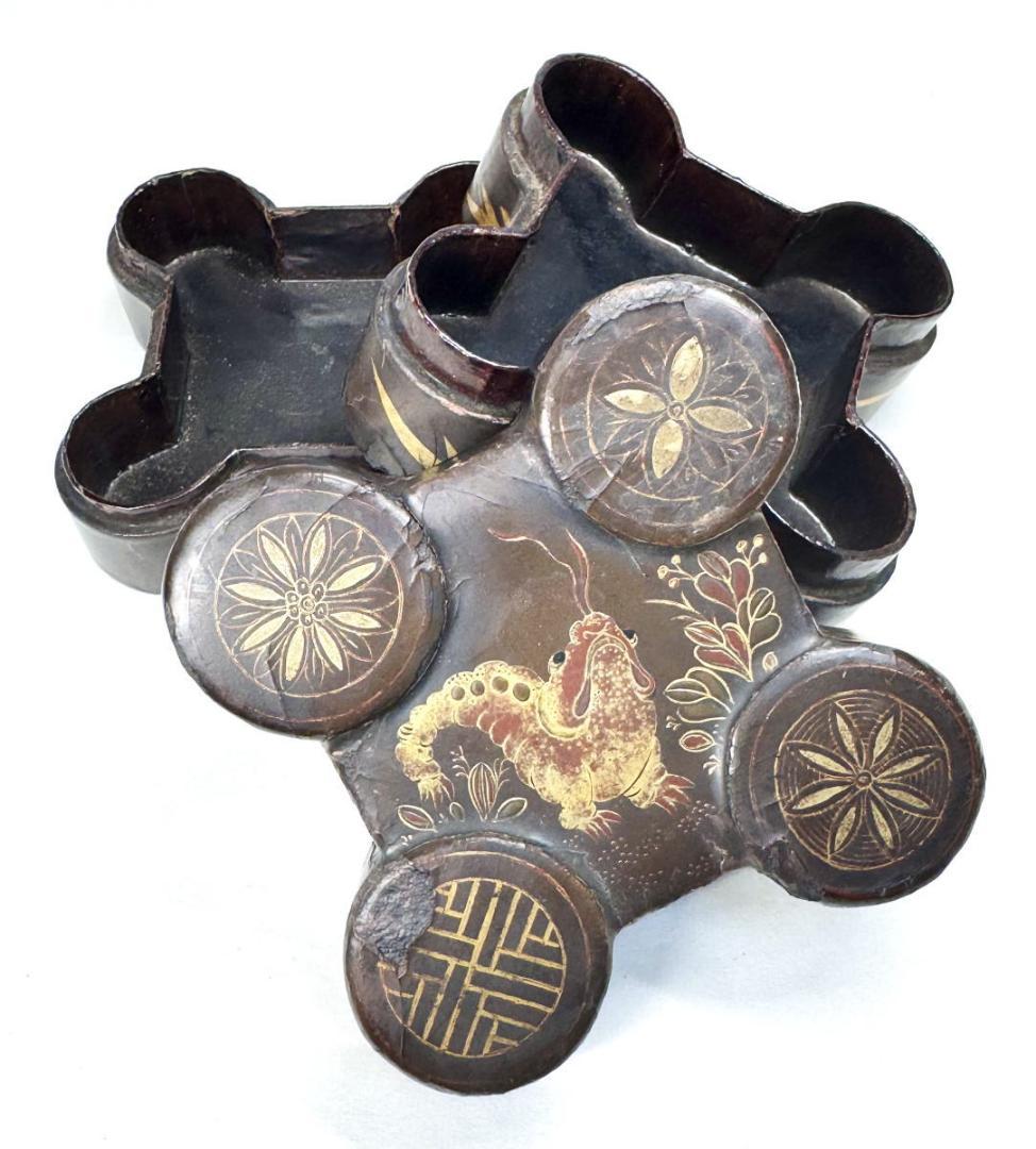 明末清初時代 木製珍獣花草文蒔絵二段小物入れ 漆器 時代物 唐物 WWWT084