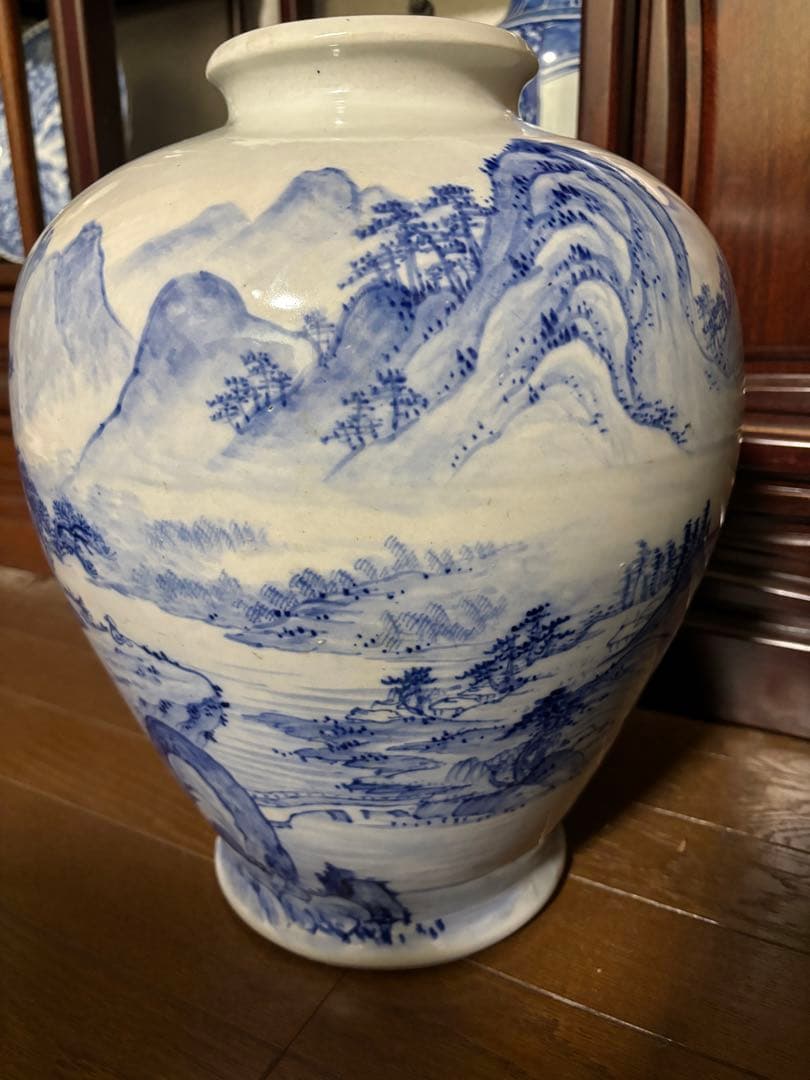 中国古美術品　清時代　手絵　青花山水楼閣風景文瓶 染付　37cm