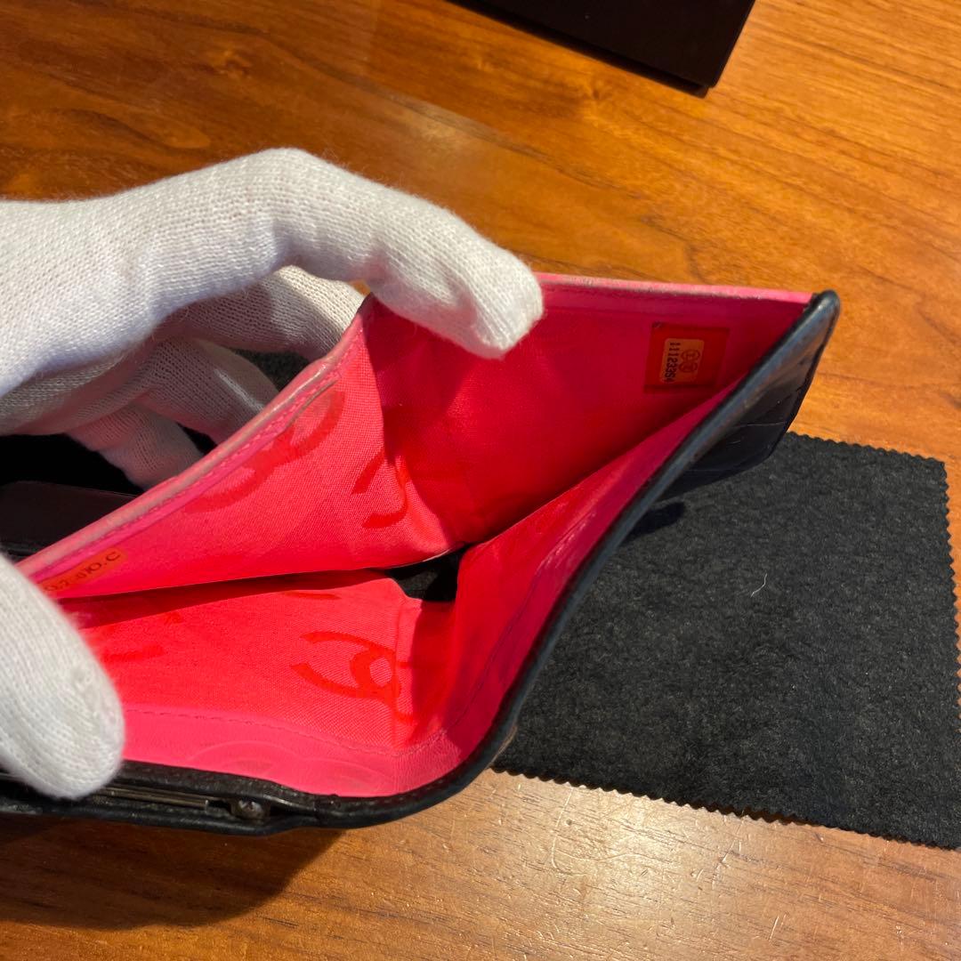 シャネル　CHANEL カンボンライン　二つ折り財布　がま口　ブラック　レザー