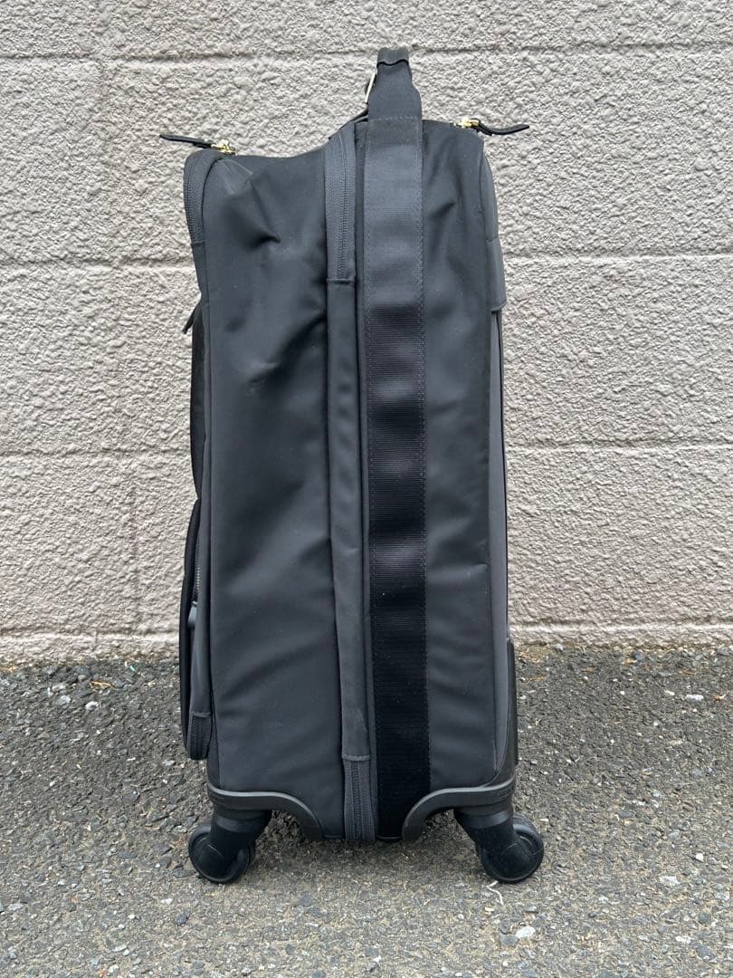 TUMI トゥミ 4輪ソフトキャリー 機内持込サイズ