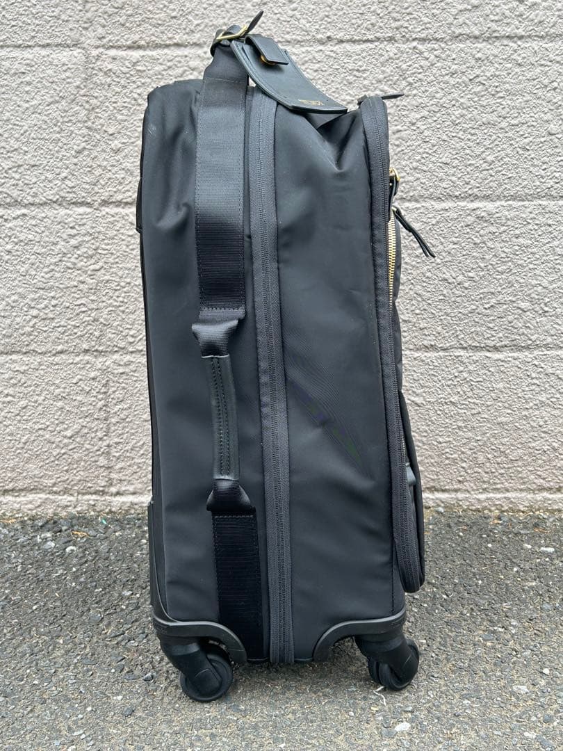 TUMI トゥミ 4輪ソフトキャリー 機内持込サイズ