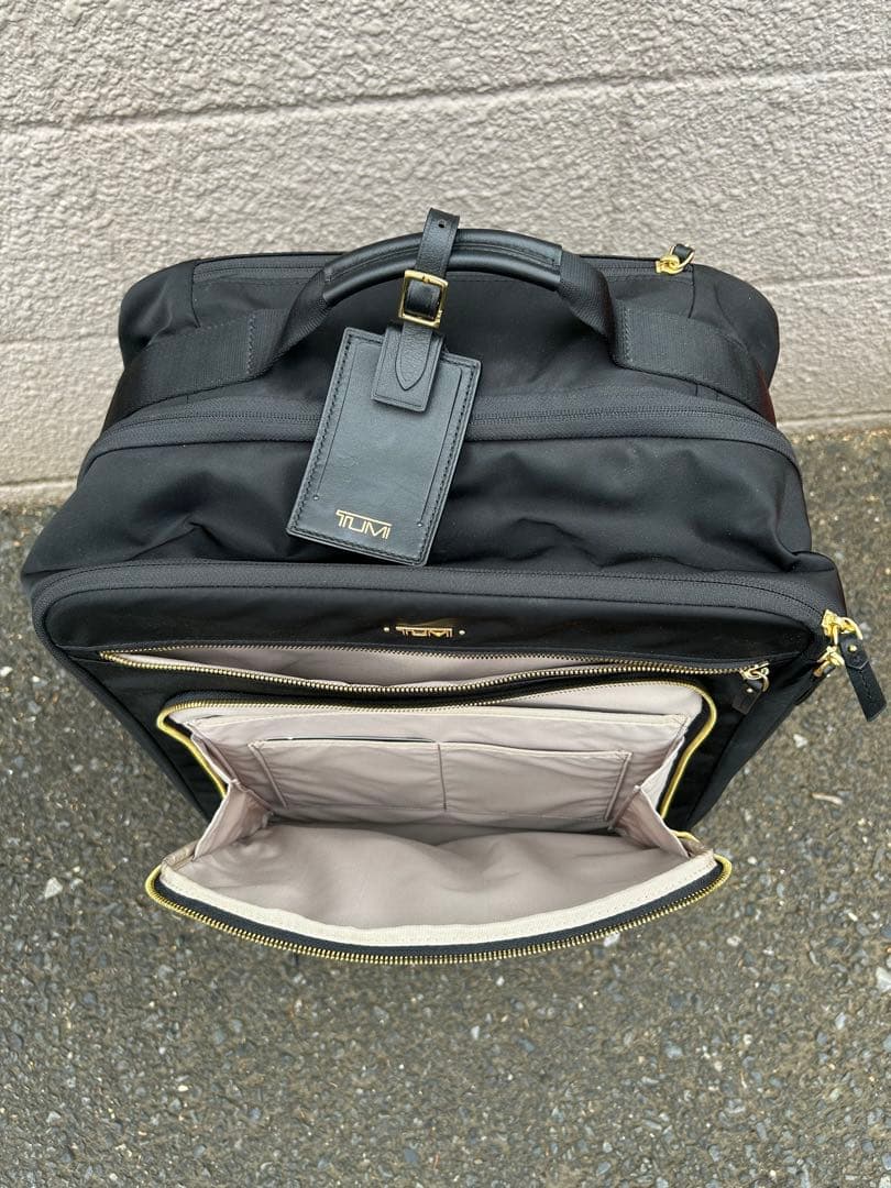 TUMI トゥミ 4輪ソフトキャリー 機内持込サイズ
