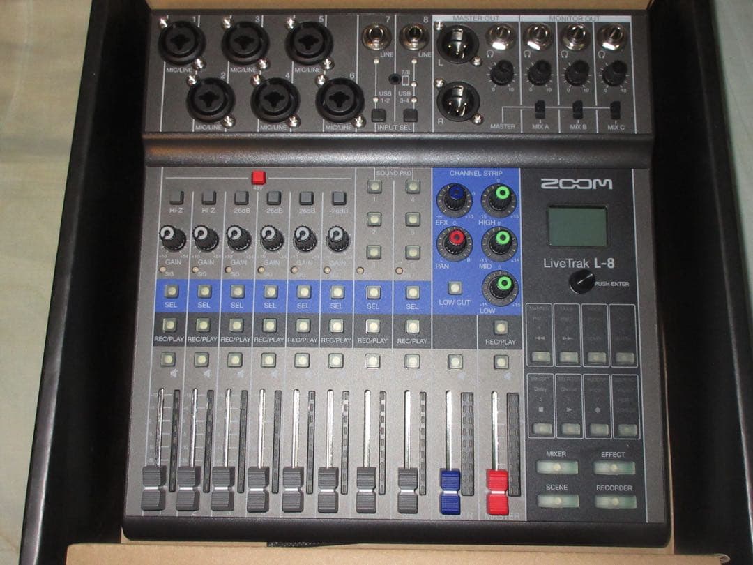 新品 ZOOM LiveTrak L-8 デジタルミキサー / レコーダー