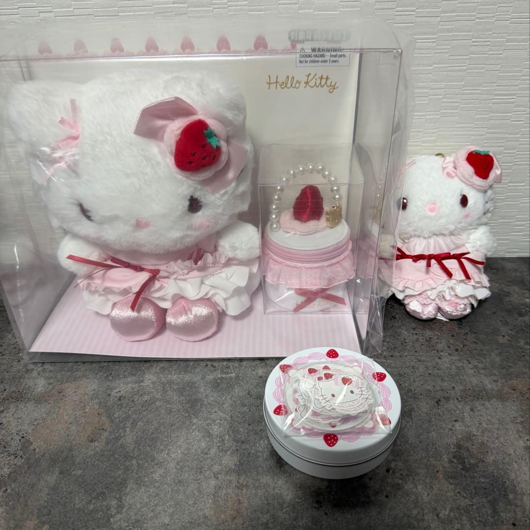 いちごホイップケーキ　キティ　アクセサリーケースセット　マスコット　おまけ付き