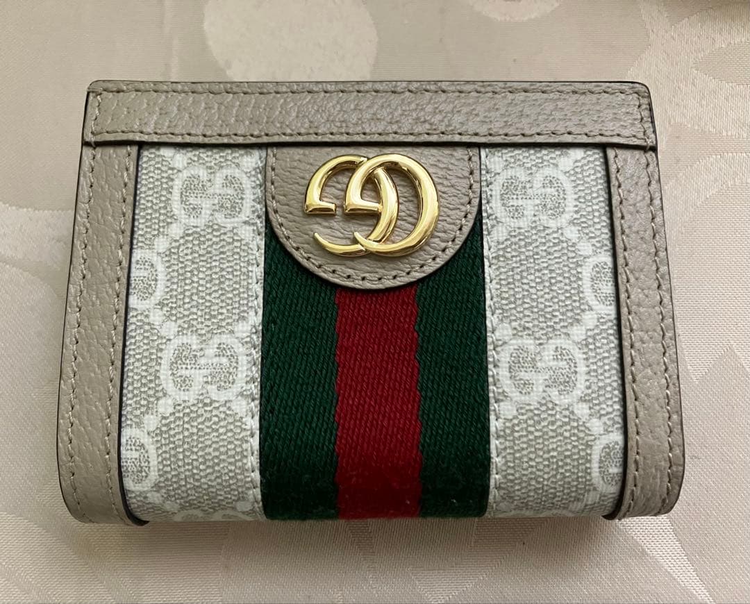 ⭐️【GUCCI】GGキャンバス 二つ折り財布⭐︎箱あり⭐️