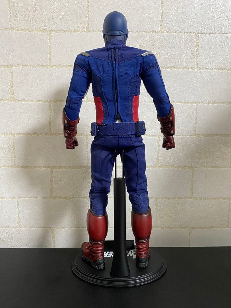 HOT TOYS キャプテン・アメリカ AVENGERS アベンジャーズ