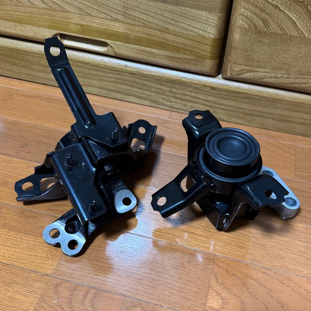 【スズキ純正新品】ワゴンR エンジンマウント 左右セット 新品未使用