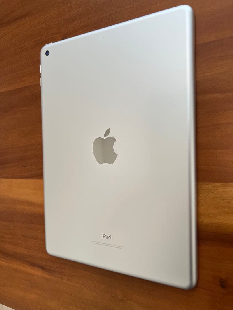 iPad 第6世代 128GB本体 シルバー Smart Cover等付