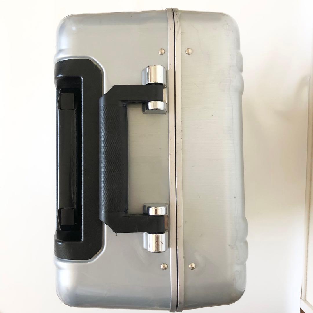 ゼロハリバートン　2輪　スーツケース　31L キャリーケース　機内持ち込み可能