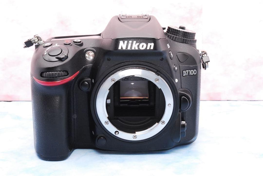 ニコン D7100★ハイアマチュア★一眼レフカメラ★超望遠レンズ付Wレンズ